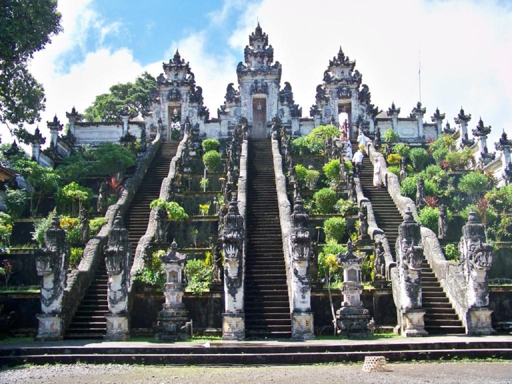 Bukit Asri Lodge Seraya Exterior foto